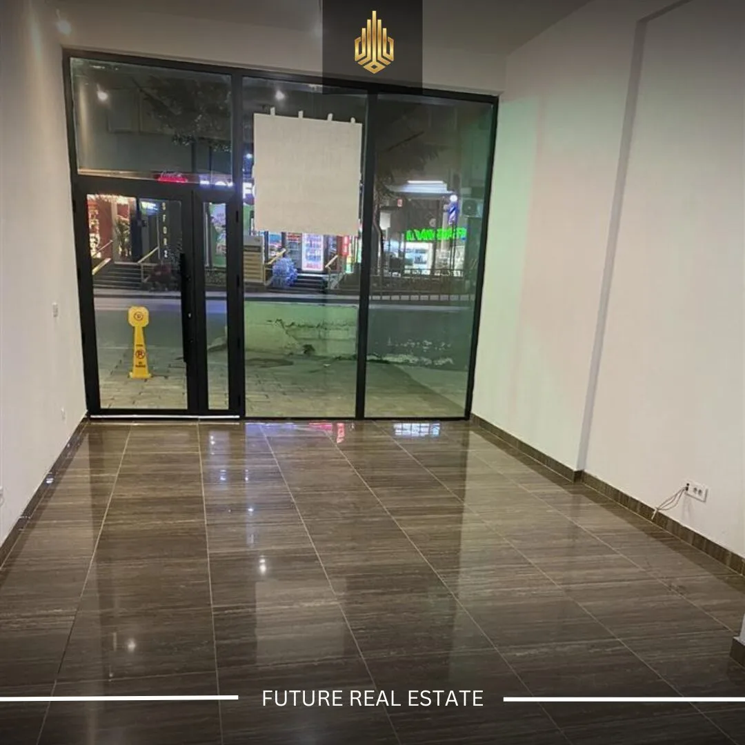 Lokal me QERA/73m²