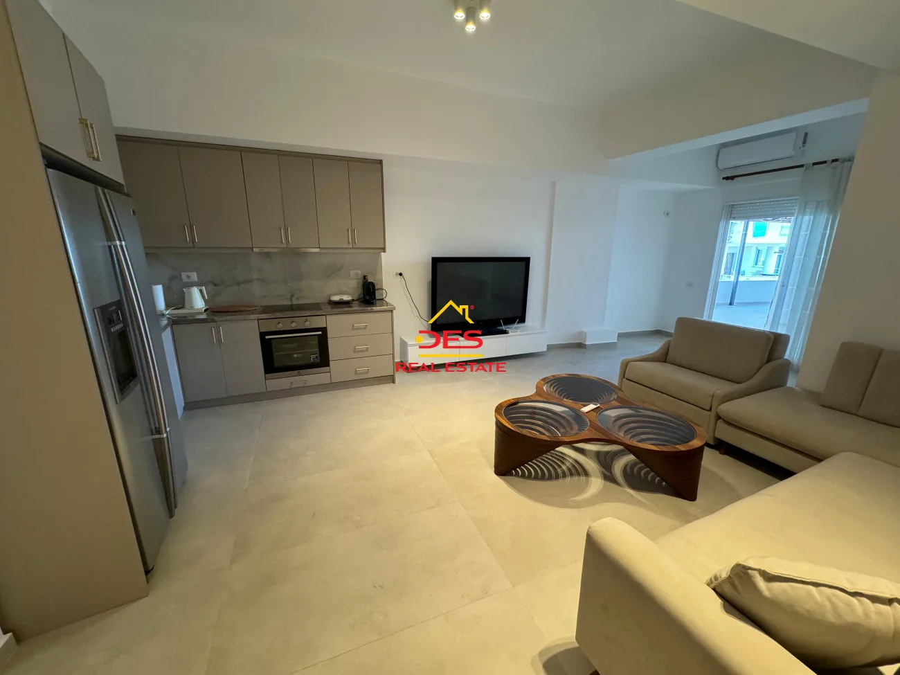 Shitet apartament 3+1+2 ne sarande