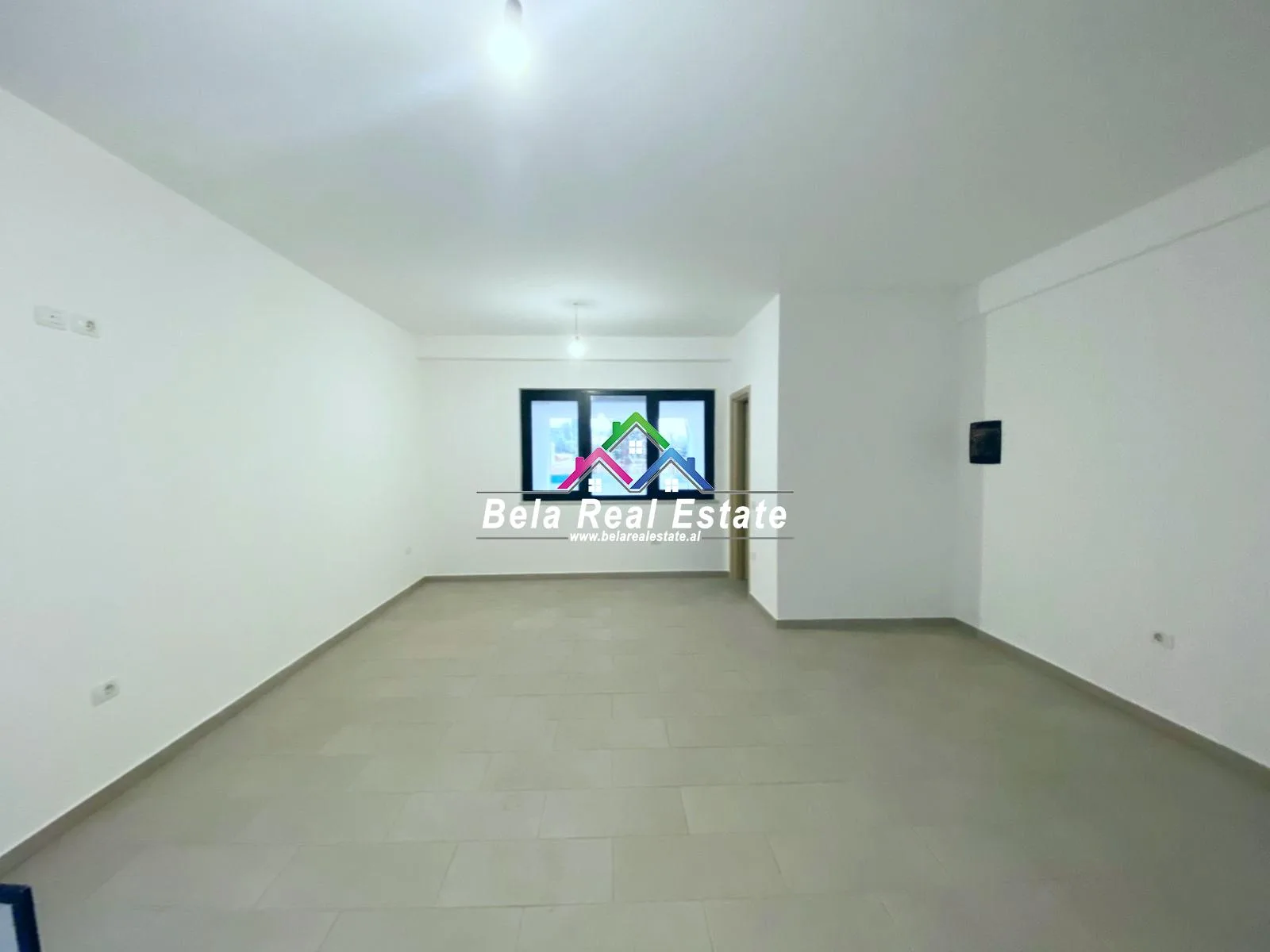Jepet Me Qera Dyqan Komercial ne kompleksin Green city  (ID BD21139) Tirane