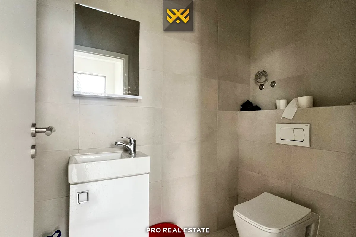 Lokal 86m² me #QIRA në Emshir