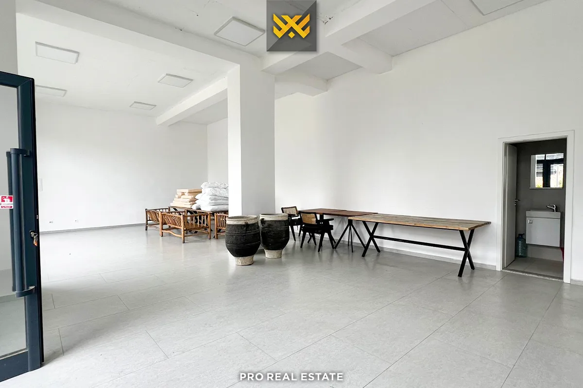 Lokal 86m² me #QIRA në Emshir