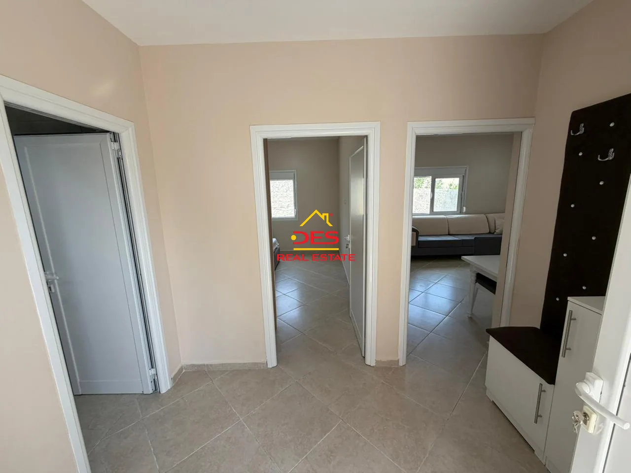 Shitet shtëpi private + truall në çole, vlorë.