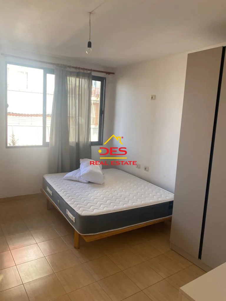 Shitet apartament 1+1 tek ish parku i abutobusave ,tiranë