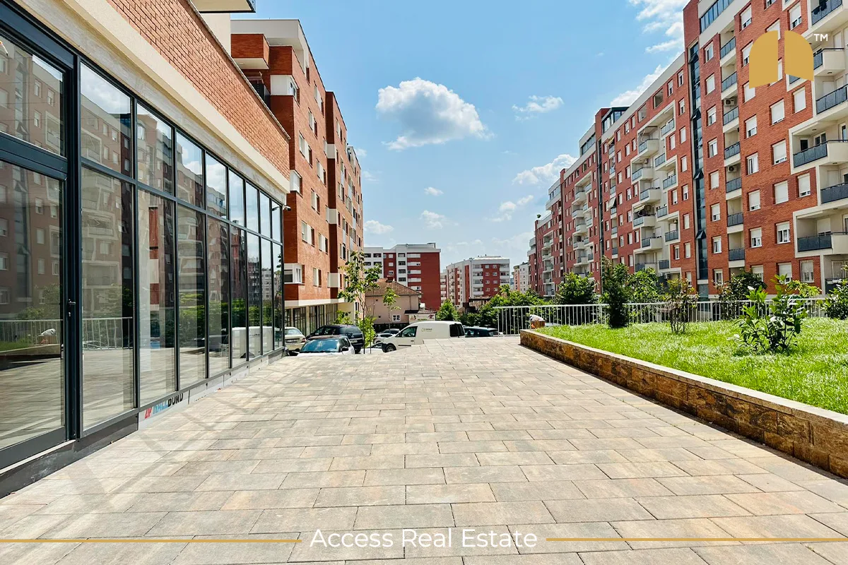 Lokal në SHITJE me FLETË POSEDUESE – 180m² – Rruga B