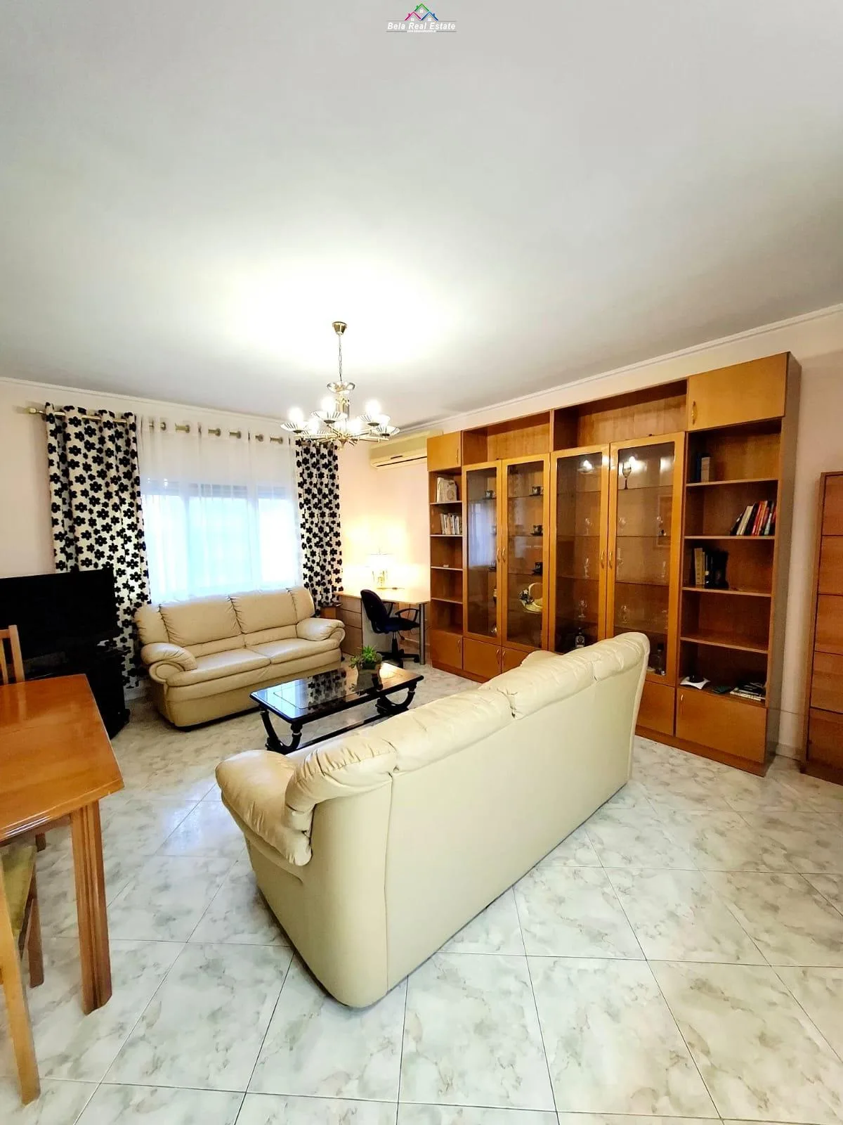 Apartament Me Qera 1+1 Tek Komuna e Parisit ( ID B2101471) Tirane