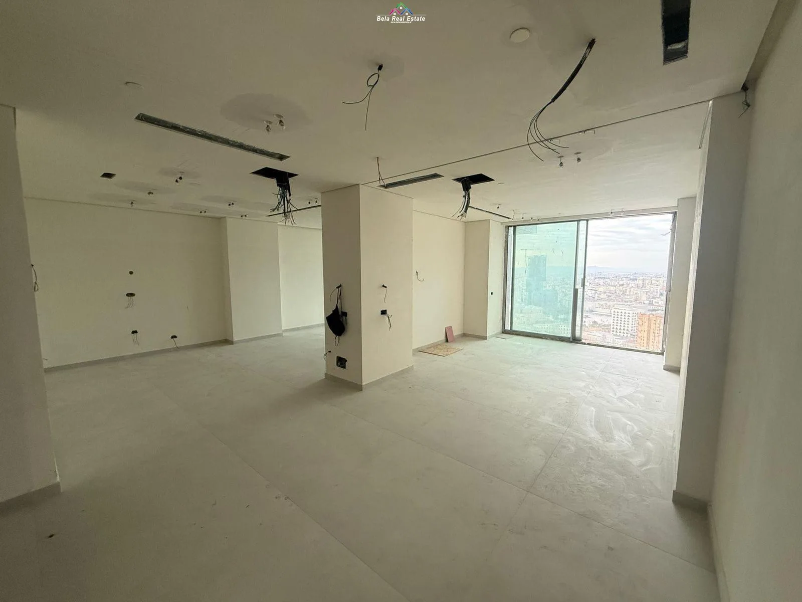 Apartament me qera 1+1+post parkimi tek DownTown One (ID B2101428) Tirane