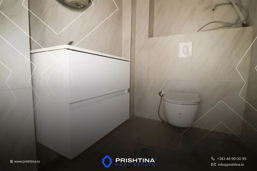 Lokal me qira 186m² në Prishtina e Re
