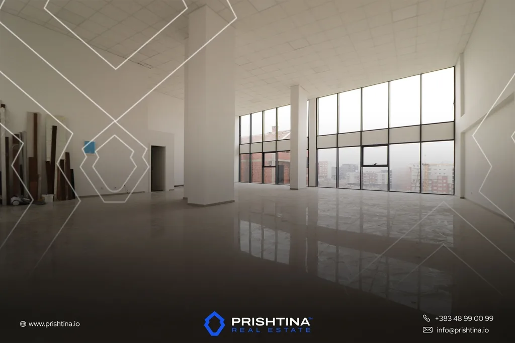 Lokal me qira 186m² në Prishtina e Re