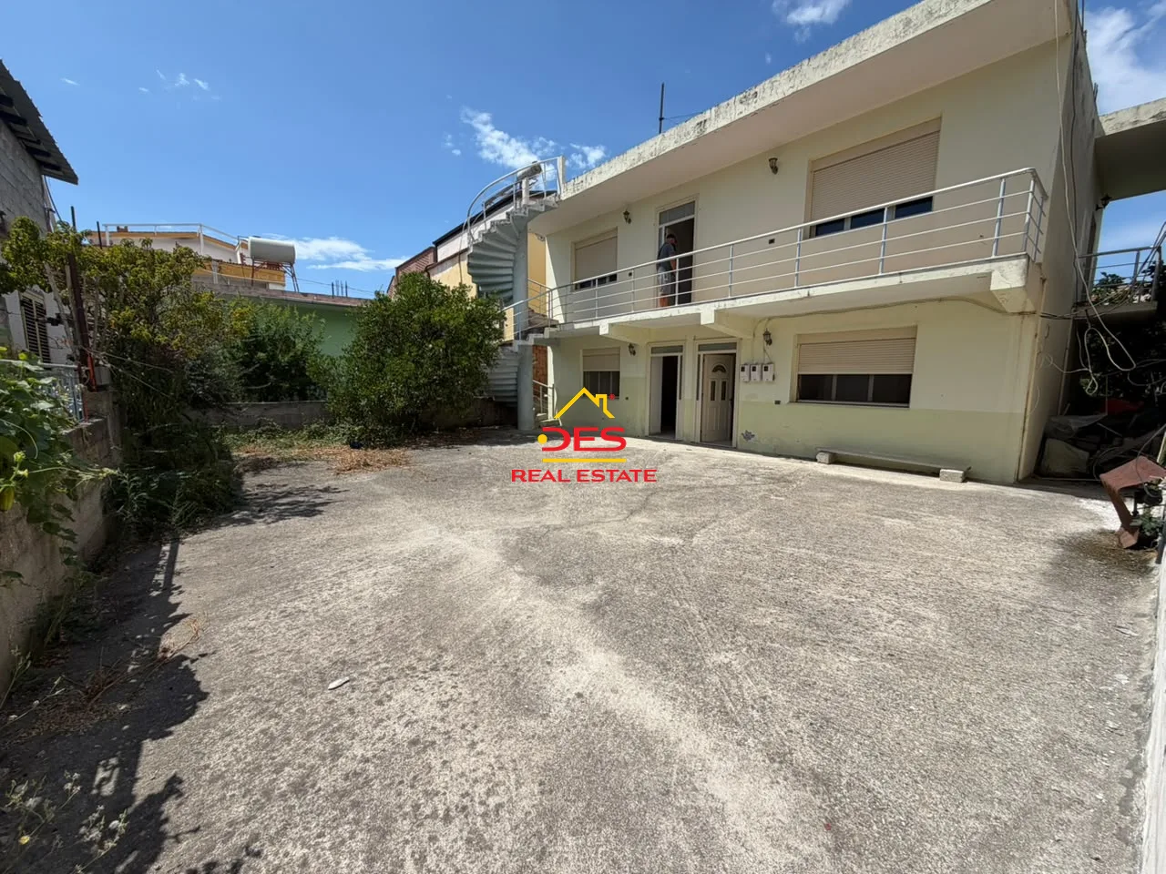 Shitet shtëpi private 2 katëshe pranë shkollës jopublike “xhyheri”, vlorë