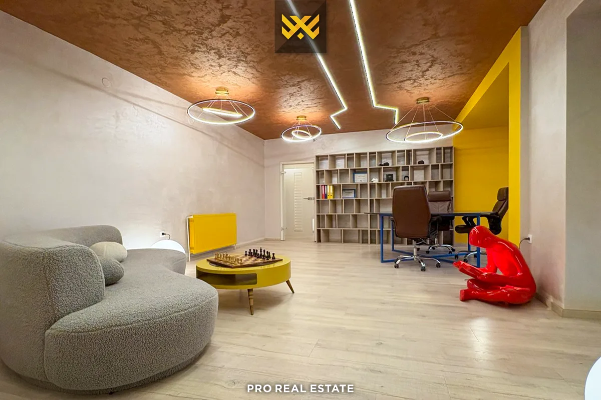 Zyrë 76m² me #QIRA në Qendër