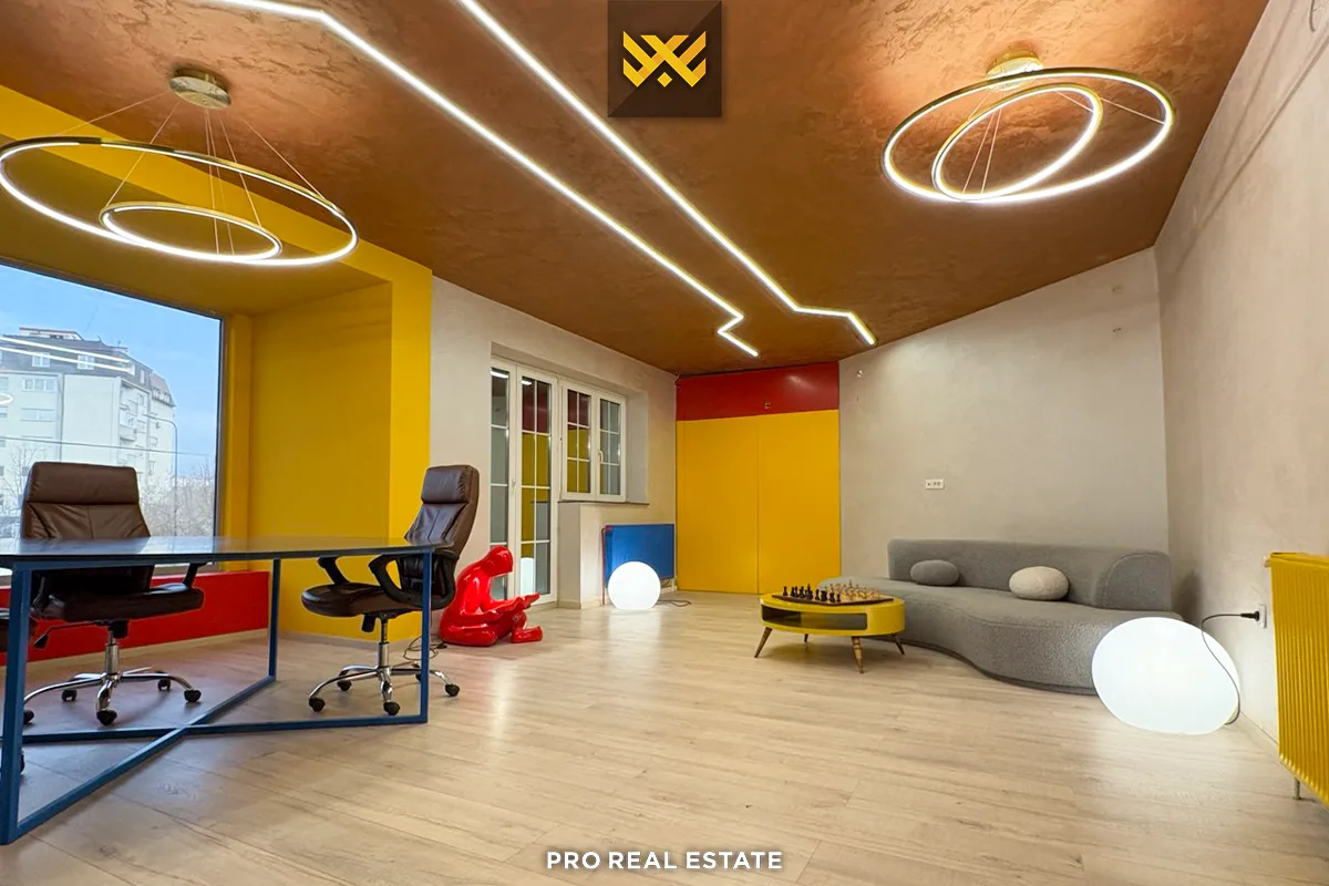 Zyrë 76m² me #QIRA në Qendër