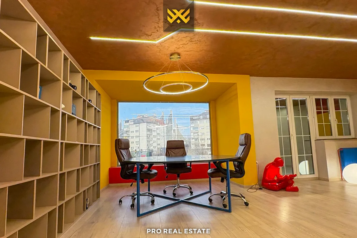 Zyrë 76m² me #QIRA në Qendër