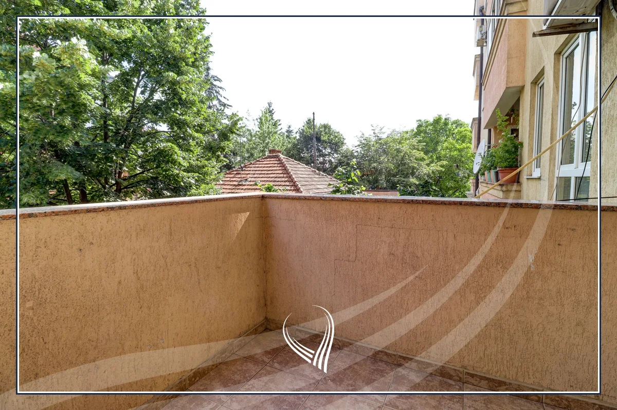 Zyre me 2 dhoma pune me qira në lagjen Pejton