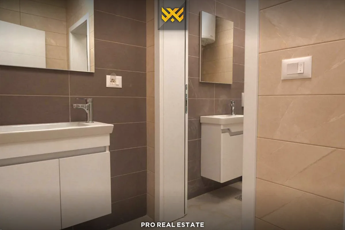 Lokal 400m² me #QIRA në Bregun e Diellit.