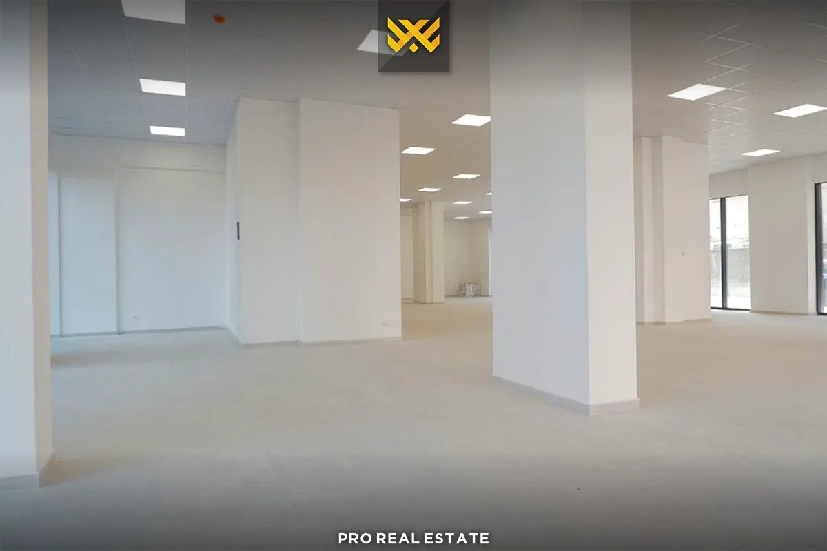 Lokal 400m² me #QIRA në Bregun e Diellit.