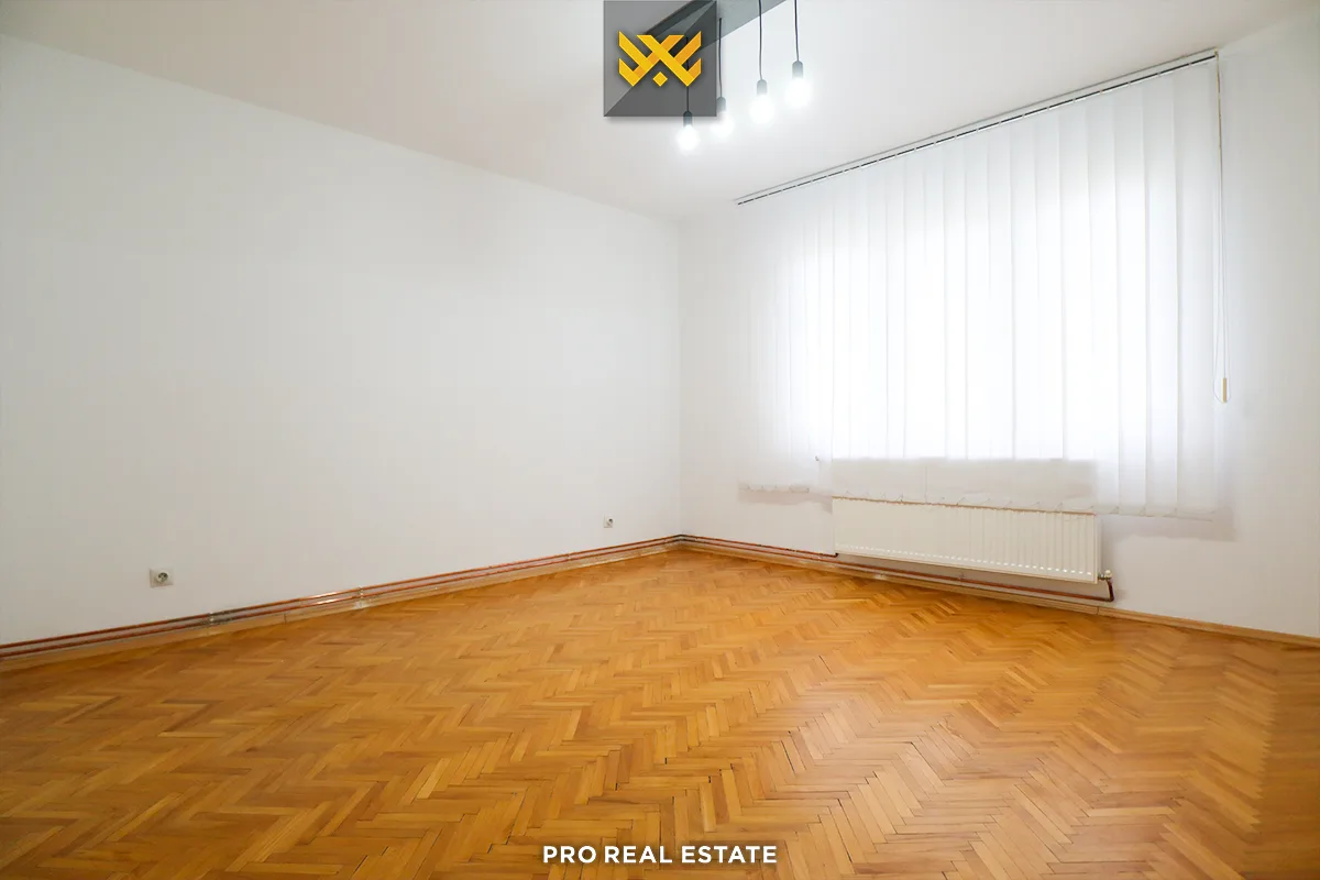 Banesë / Zyrë 100m² me #QIRA në Qendër