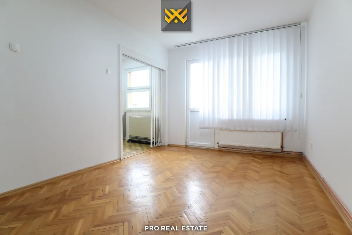 Banesë / Zyrë 100m² me #QIRA në Qendër