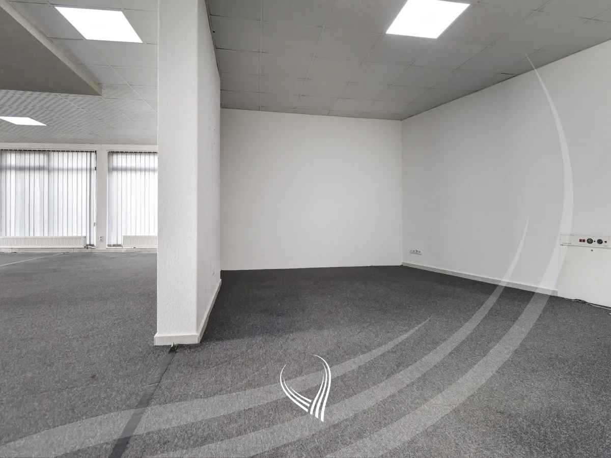 Zyre 250m2 me qira në lagjen Tophane