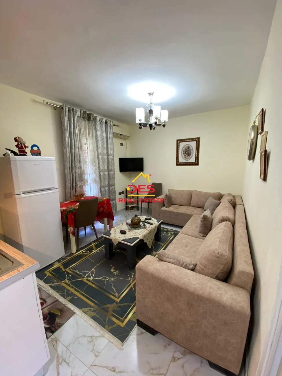 Shitet apartament 1+1 pranë shkollës “ismail qemali”, vlorë.
