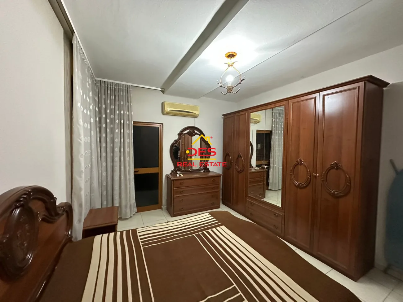 Jepet me qira apartament 1+1 në qendër të qytetit, elbasan.