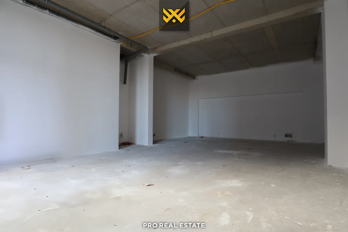 Lokal 363.99m² me #QIRA në Aktash