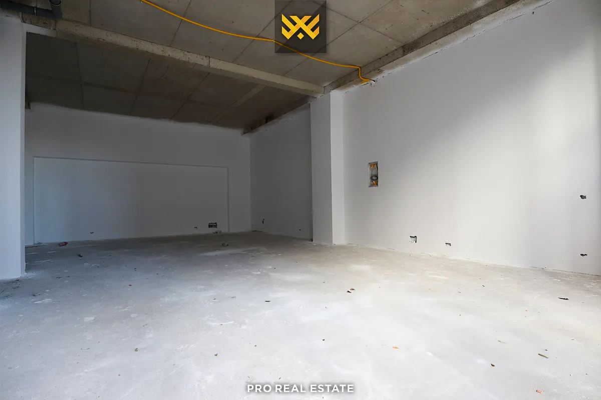 Lokal 363.99m² me #QIRA në Aktash