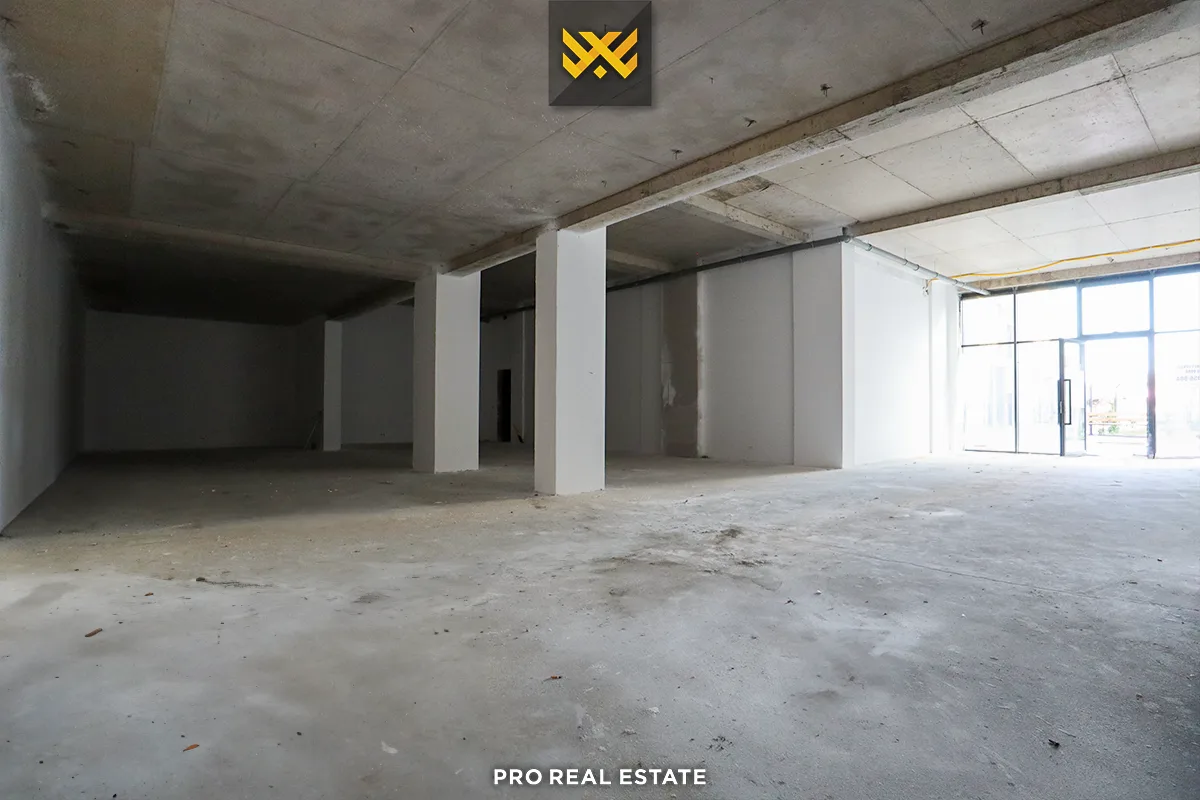 Lokal 363.99m² me #QIRA në Aktash