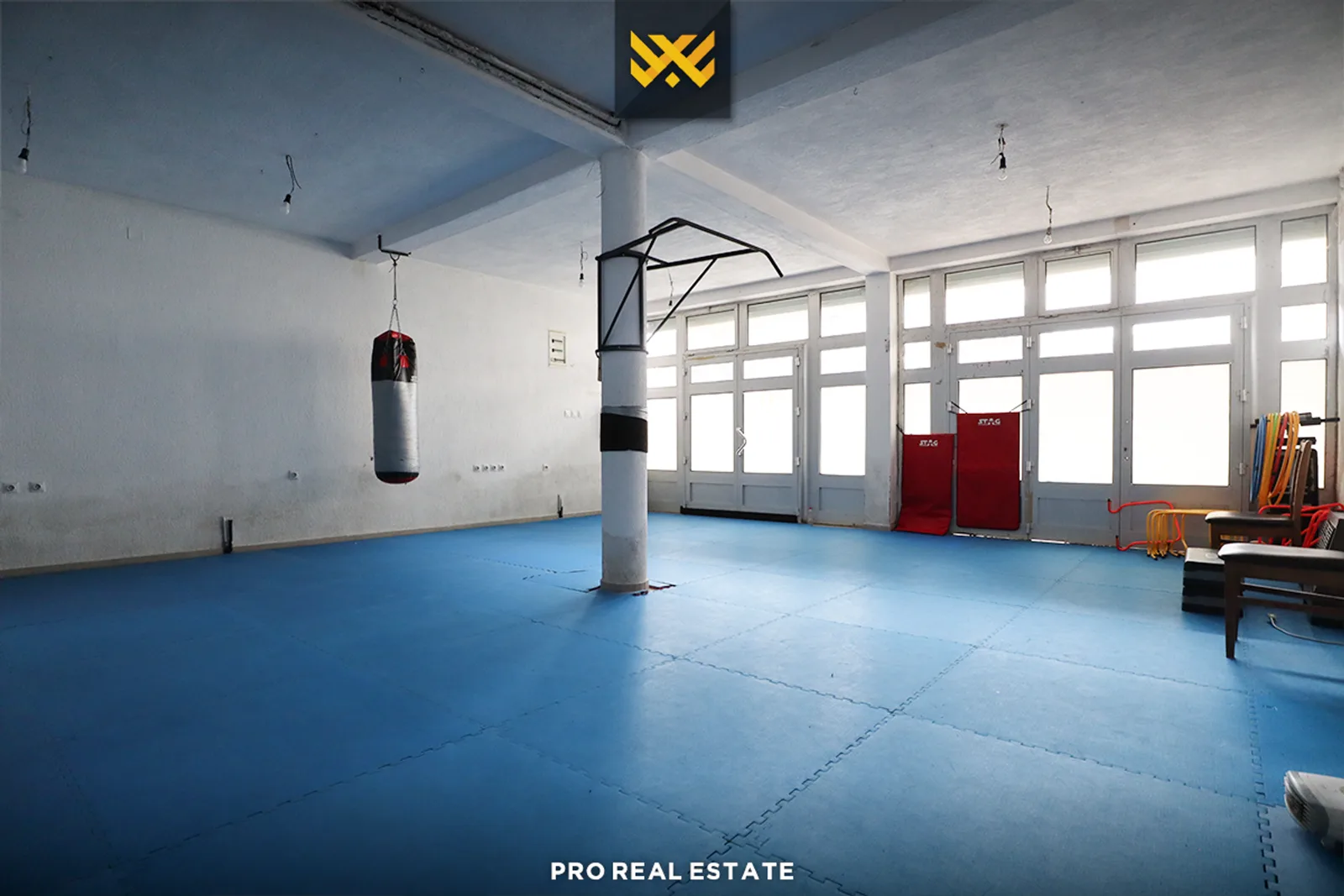 Lokal 150m² me #QIRA në Emshir.