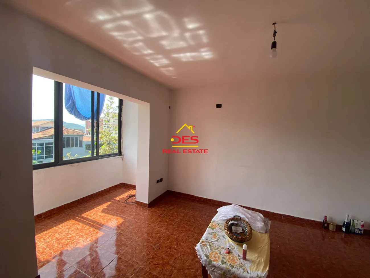 Shitet apartament 1+1 në qendër të qytetit, elbasan.