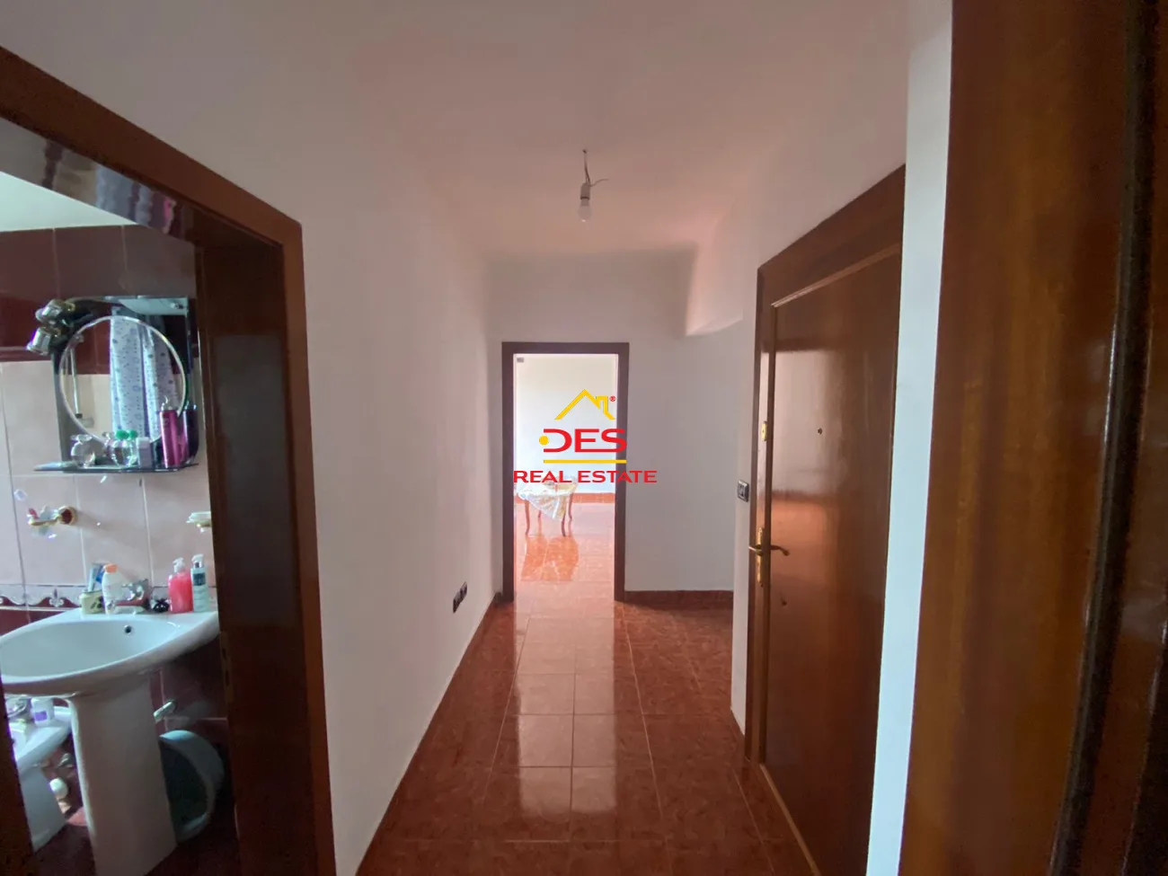 Shitet apartament 1+1 në qendër të qytetit, elbasan.