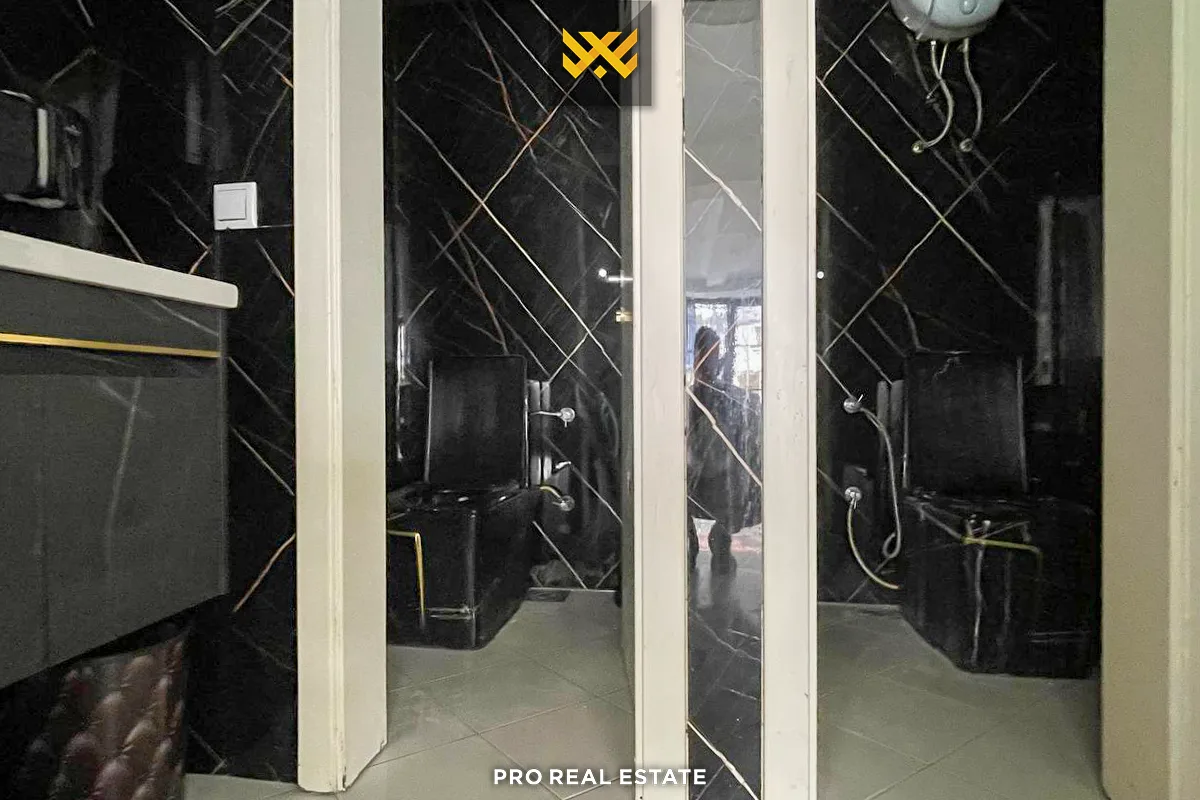 Lokal 250m² me #QIRA në Bregun e Diellit