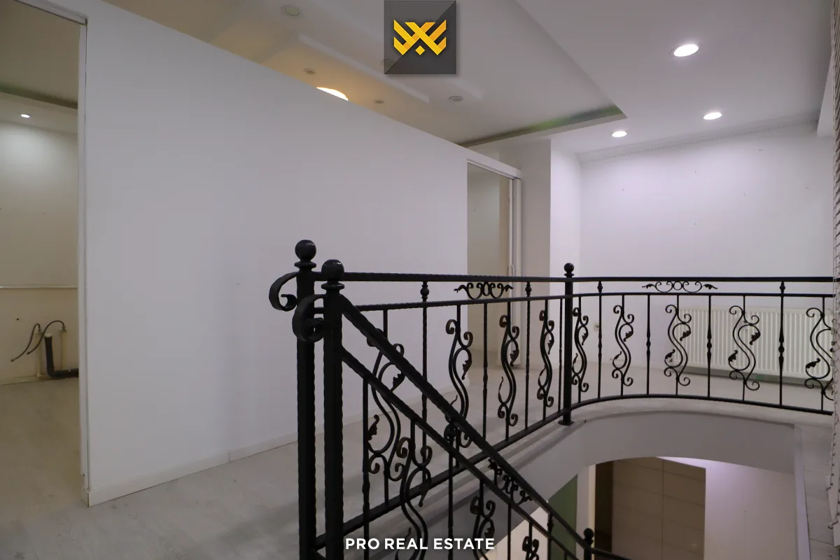 Lokal 150m² me #QIRA në Dardani