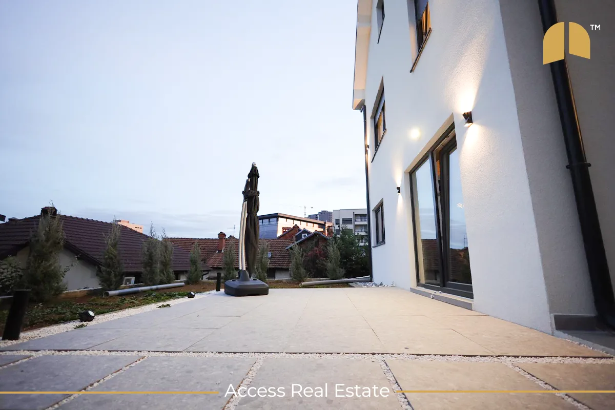 Shtëpi me QIRA – Arbëri – 380m²