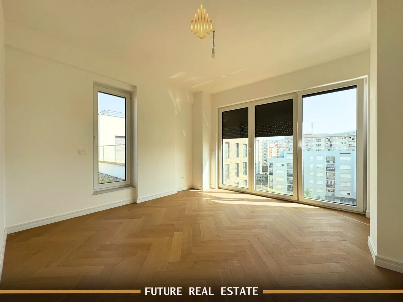 Penthouse në SHITJE – 3 dhoma gjumi – Rruga B.
