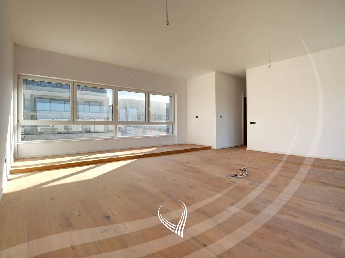 Penthouse tarracier 246.35m2 në shitje në lagjen Marigona Hill