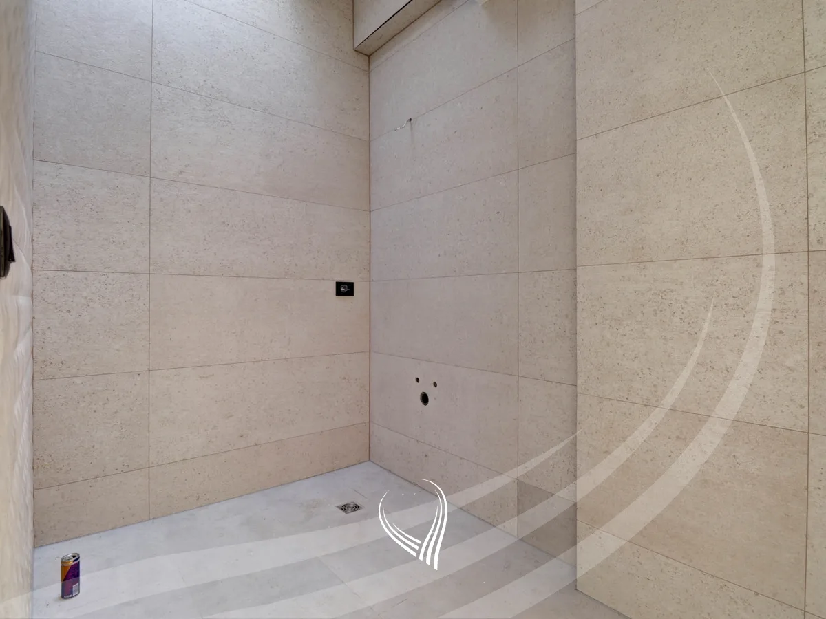 Penthouse tarracier 246.35m2 në shitje në lagjen Marigona Hill