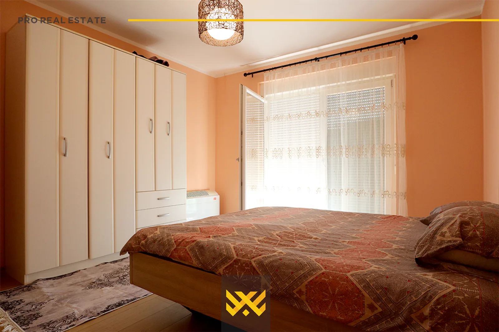 Shtëpi 450m² në #SHITJE në Lagjen Qëndresa.