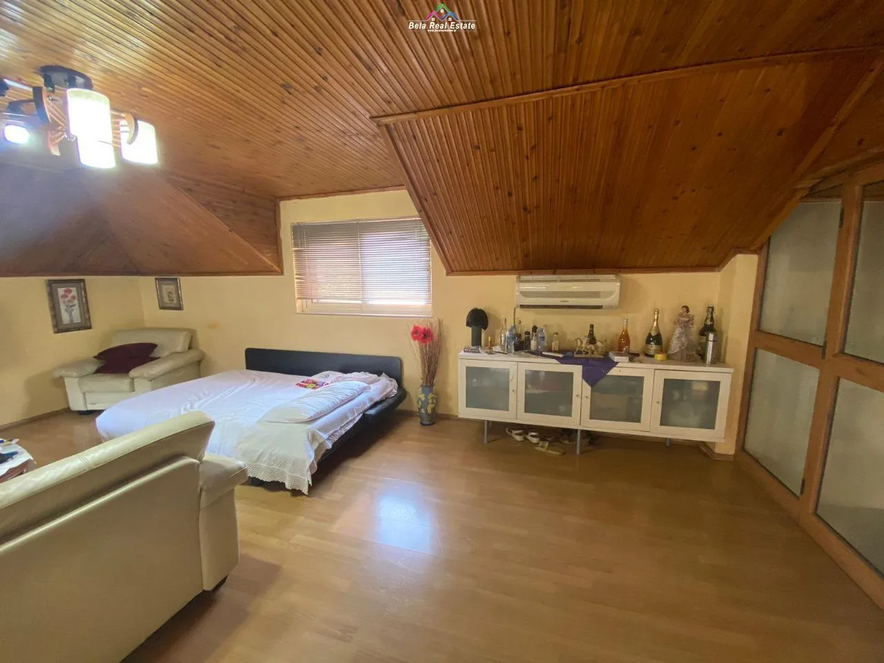 Kat Vile Me Qera + Papafingo Tek Brryli (ID BV22277) Tirane.