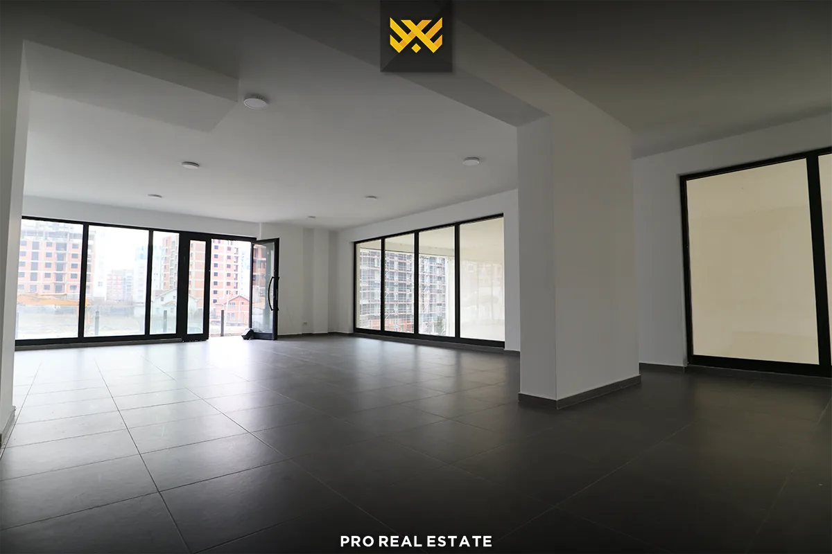 Lokal 114m² me #QIRA te Mati 1.