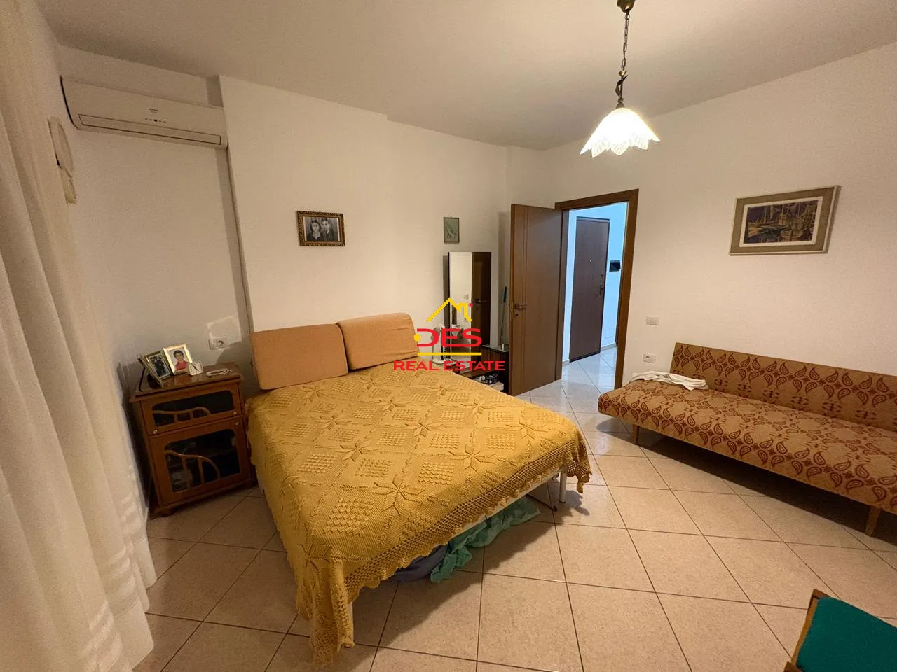 Jepet me qira apartament 1+1 pranë shkollës industriale , vlorë