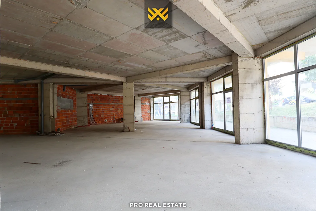 Lokal 260m² me #QIRA te Mati 1