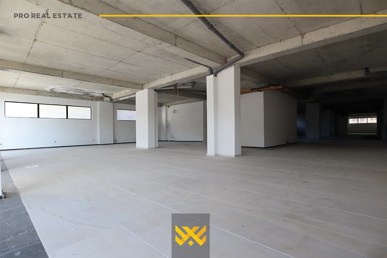 Objekt Afarist 1450m² në #SHITJE në Fushë Kosovë.
