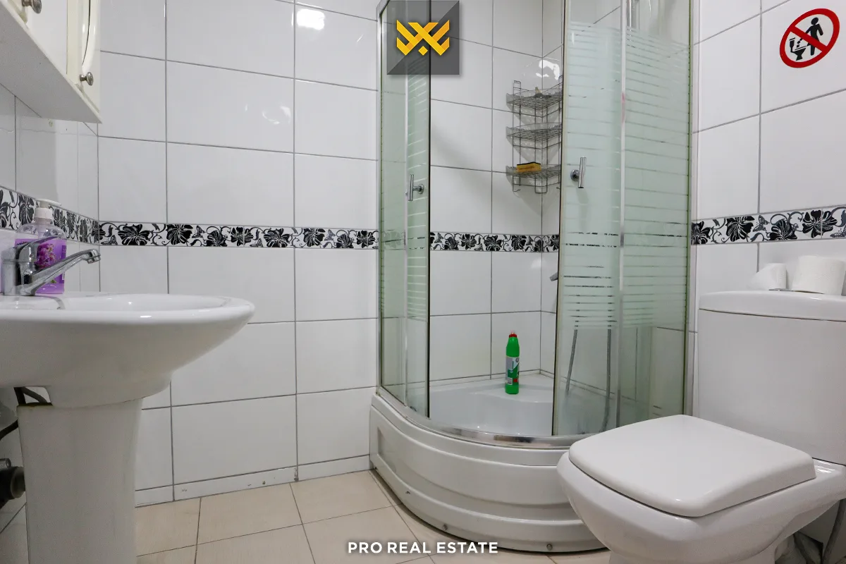 Banesë / Zyrë 105m² me #QIRA te Rruga C