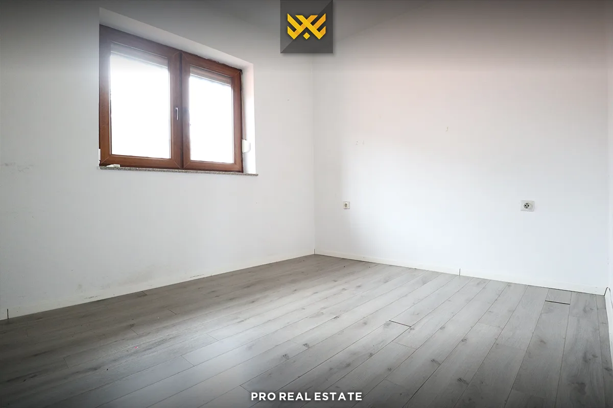 Shtëpi 250m² për #SHITJE në Lagjen e Profesorëve