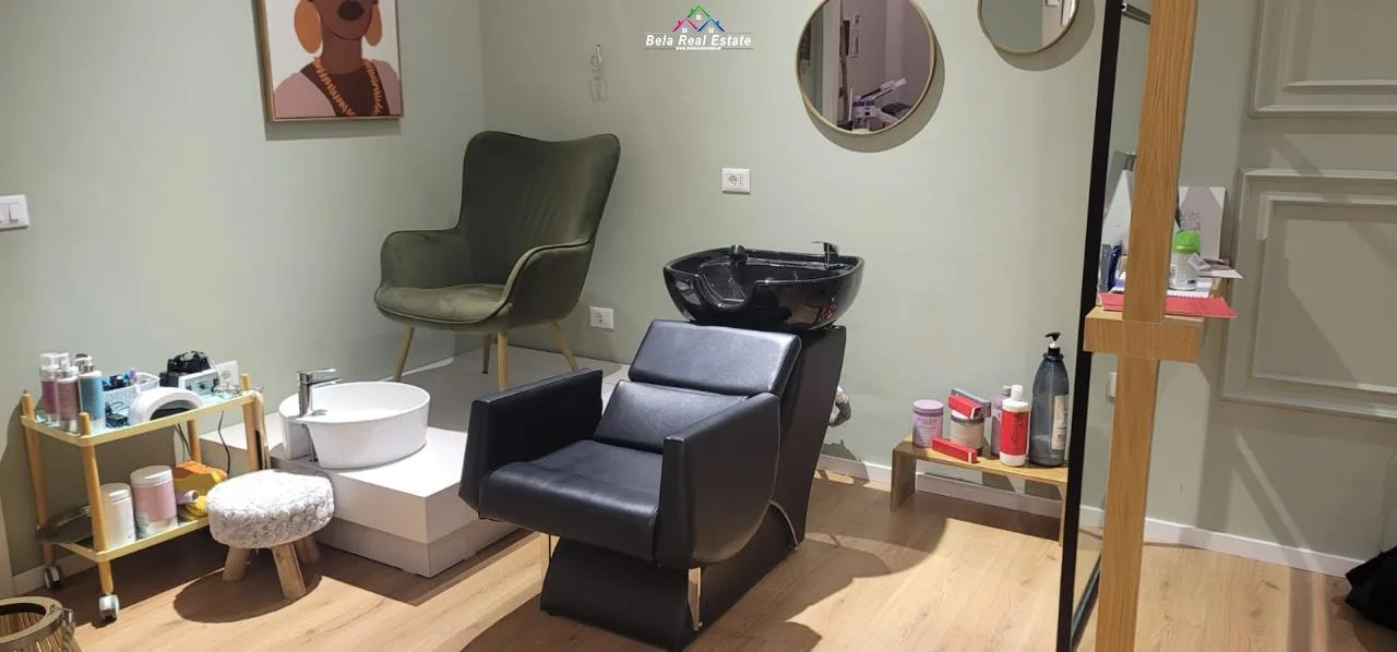Jepet me qera Qender Estetike Tek 21 Dhjetori (ID BD21471) Tirane.