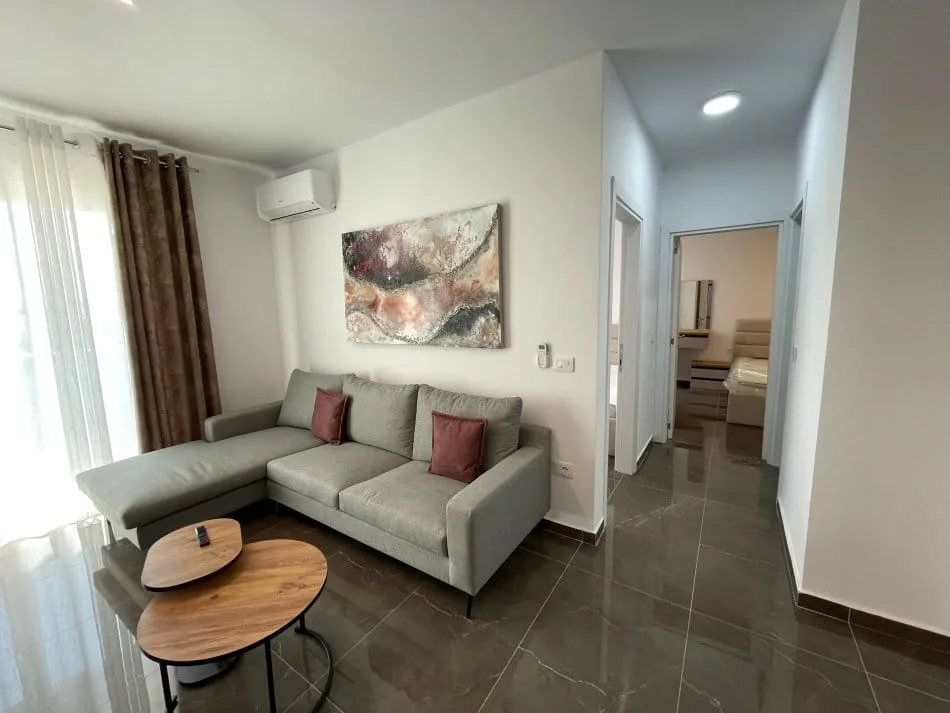 Apartament me qera 2+1 tek Rruga e Kavajes (ID B2201380) Tirane.