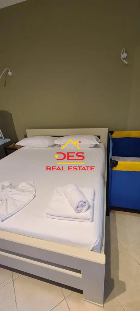 Jepet hotel me qera në radhimë.