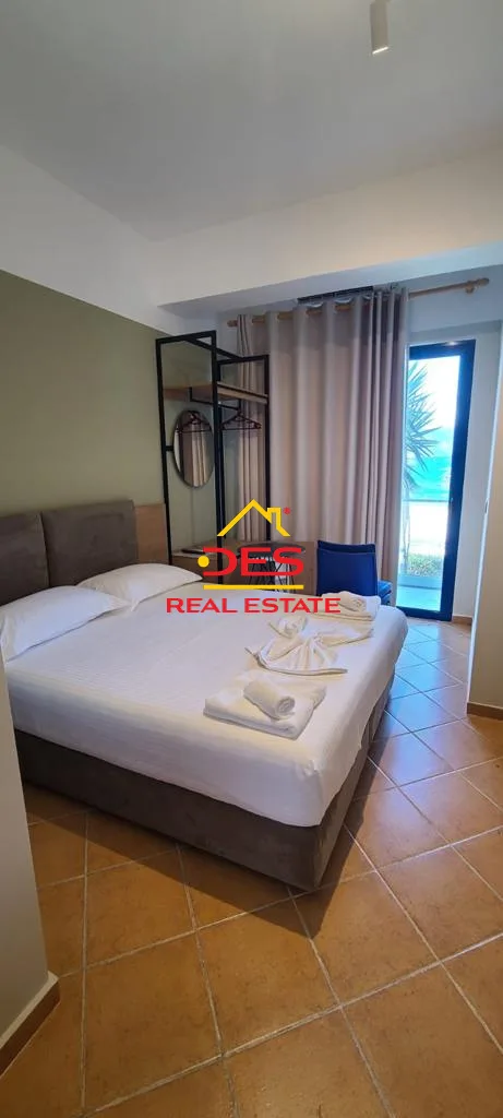 Jepet hotel me qera në radhimë.
