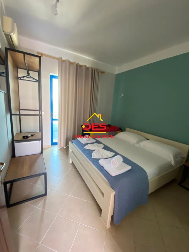 Jepet hotel me qera në radhimë.