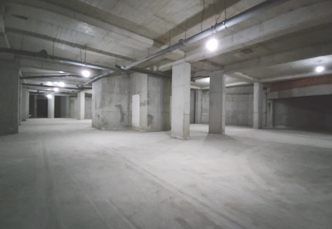 Shitet magazinë 1100 m2, rruga teodor keko, tiranë
